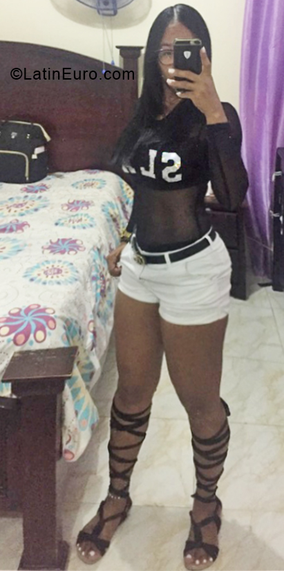 Date this charming Dominican Republic girl Yanadys from Santiago DO33359