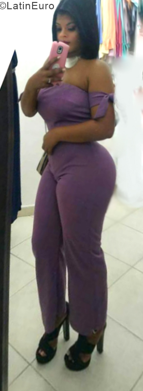 Date this hot Dominican Republic girl Oscaterin from Santiago DO33370