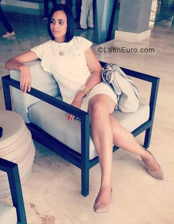 Date this tall Dominican Republic girl Idami from Santo Domingo DO33420