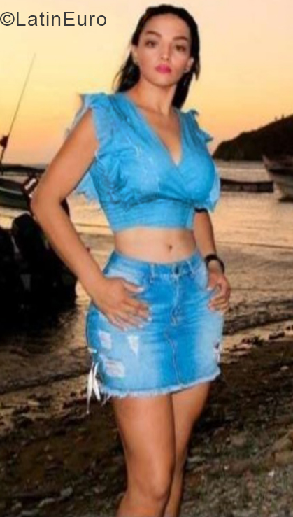 Date this hard body Colombia girl Paola from Santa Marta CO24607