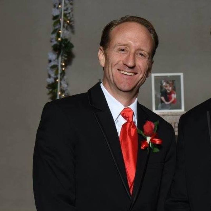 Date this tall United States man Aaron from Des Moines US19647