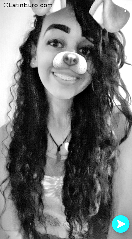 Date this charming Brazil girl Brenda from Cuiaba BR10723