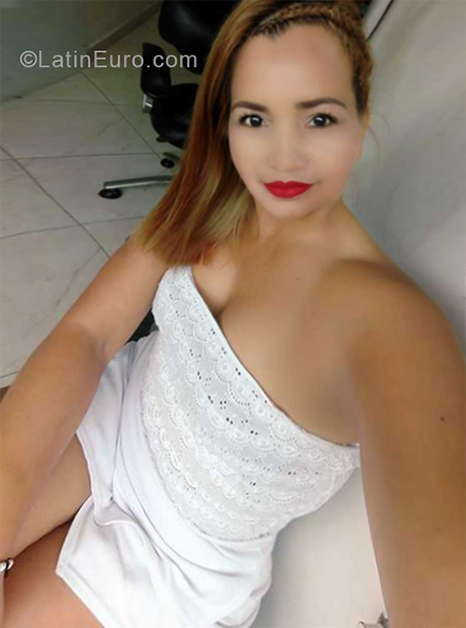 Date this tall Colombia girl ANRIMSE from Neiva CO24633