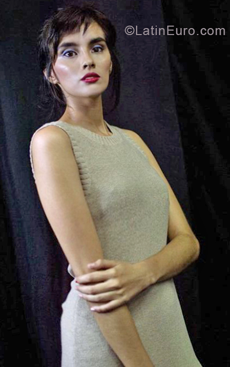 Date this exotic Colombia girl Viviama from Barranquilla CO26112