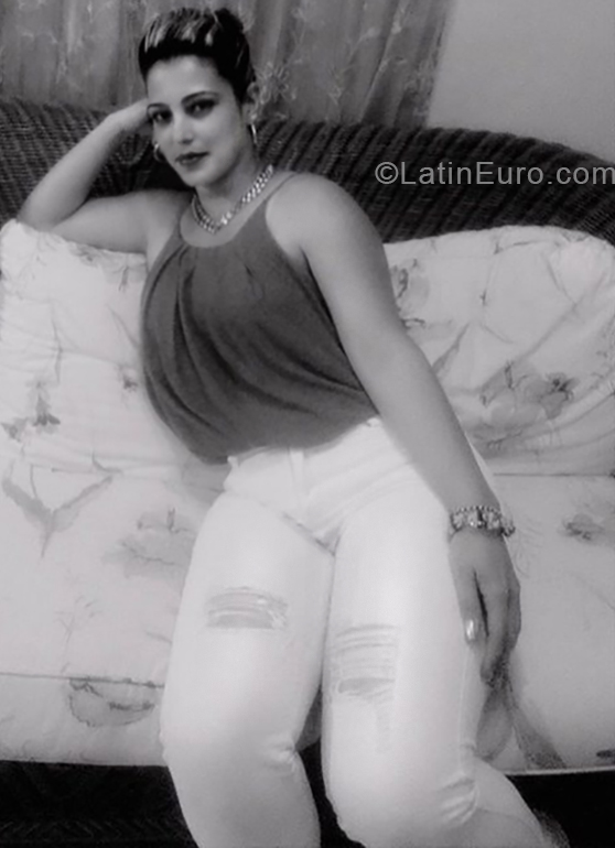 Date this passionate Cuba girl Yanet from Cabaiguan CU442