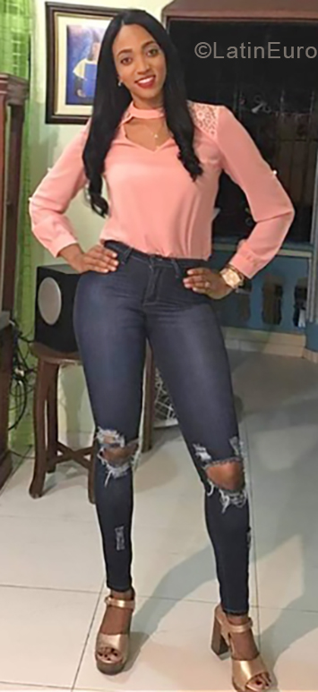 Date this passionate Dominican Republic girl Nieves from Santo Domingo DO40748