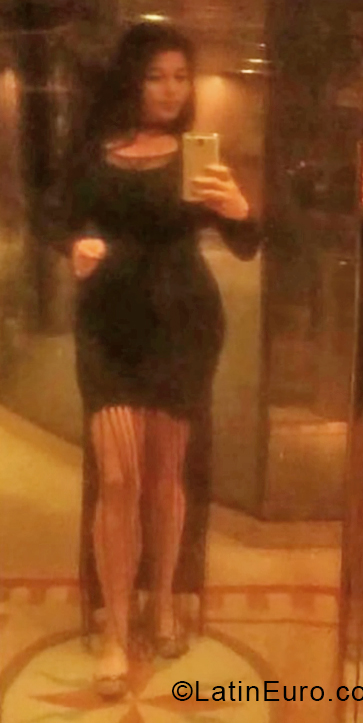 Date this sensual Colombia girl Paquri from Medellin CO24669