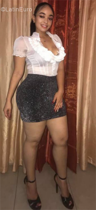Date this nice looking Dominican Republic girl Patricia from Santo Domingo DO33608