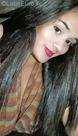 Date this athletic Ecuador girl Dayanna from Quito EC293