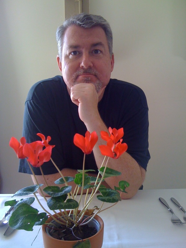 Date this fun Spain man Frank from Madrid ES447