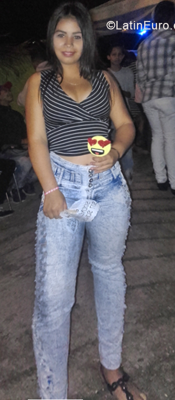 Date this cute Venezuela girl Genesis from Caracas VE2065