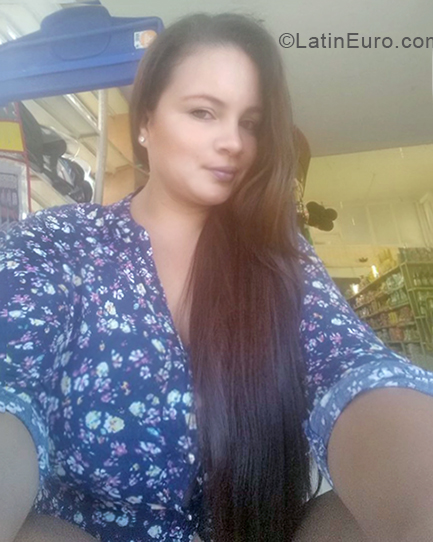 Date this nice looking Colombia girl Diana89 from Ibague CO24752