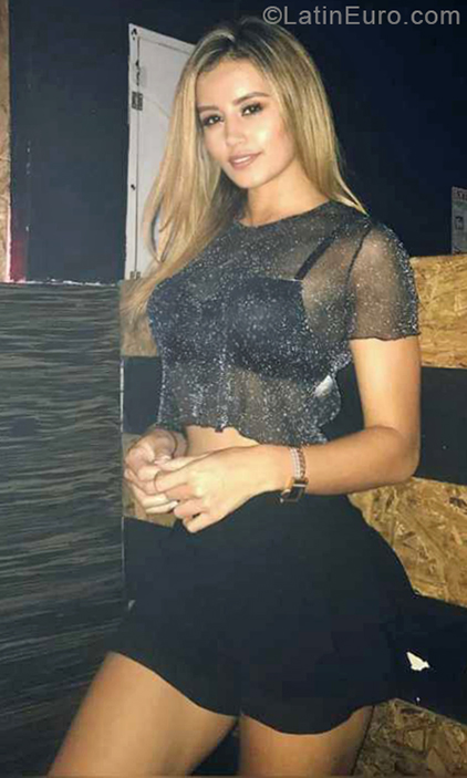 Date this delightful Colombia girl Rachel from Medellin CO24796
