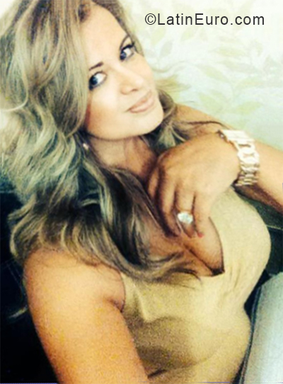 Date this athletic Bolivia girl Vania from Santa Cruz BO47