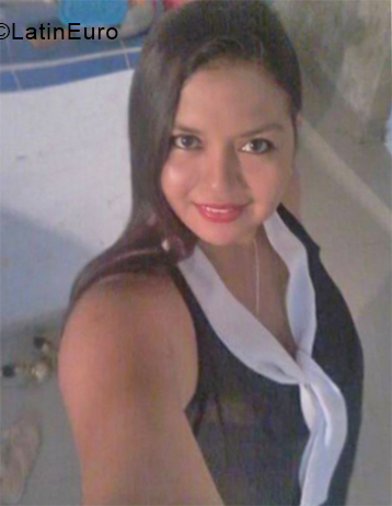 Date this foxy Colombia girl Erika from Cartagena CO24828