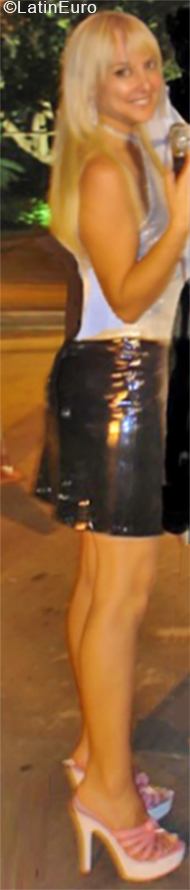 Date this attractive Brazil girl Fafi from Petropolis BR10758