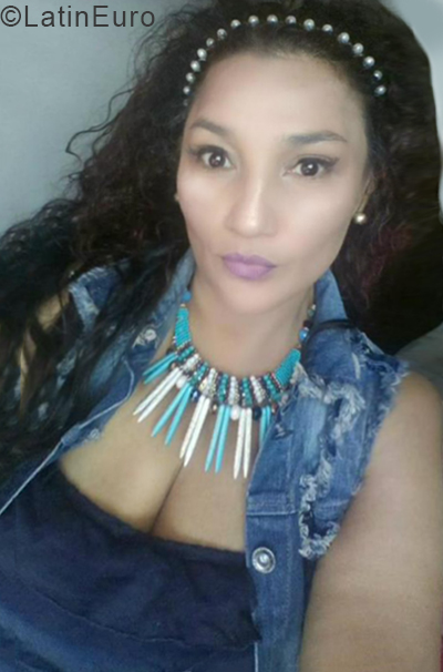 Date this cute Colombia girl Sandra from Cali CO24860