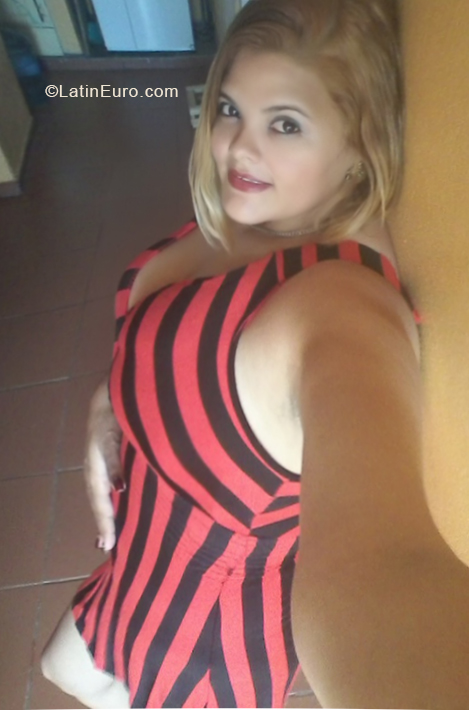 Date this lovely Dominican Republic girl Yudith from Santo Domingo Este DO34015