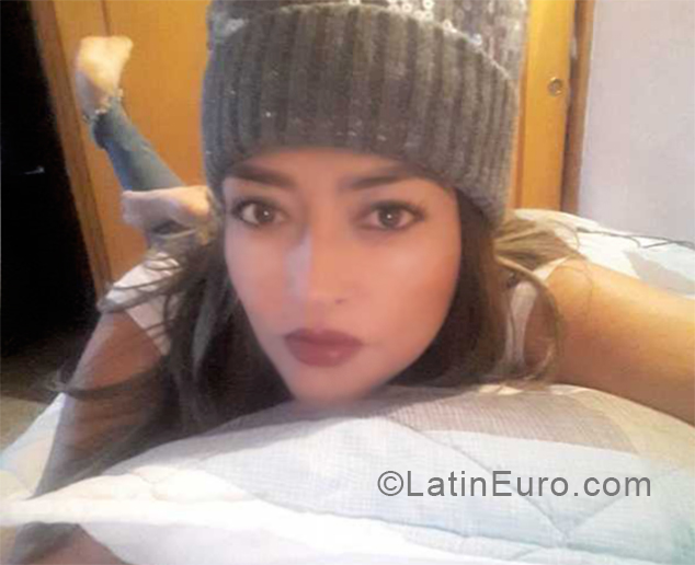 Date this attractive Colombia girl Mariluz montoya from Medellin CO24897