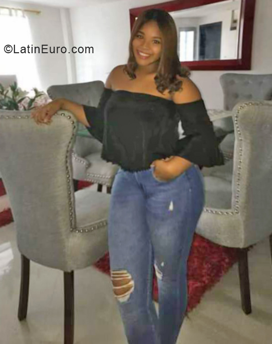 Date this hot Colombia girl Katherine from Cali CO24960