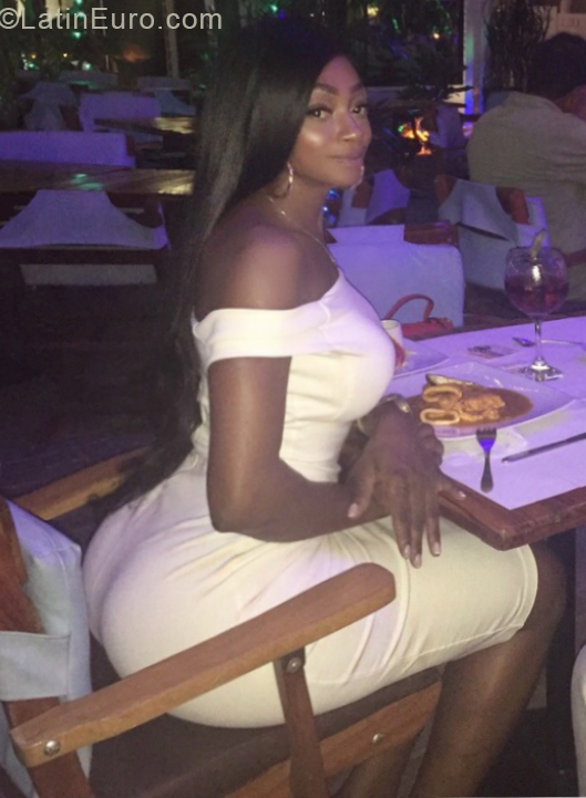 Date this sensual Colombia girl Aidia from Cali CO26751