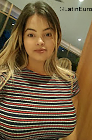 Date this stunning Brazil girl Monique from Sao Paulo BR10781