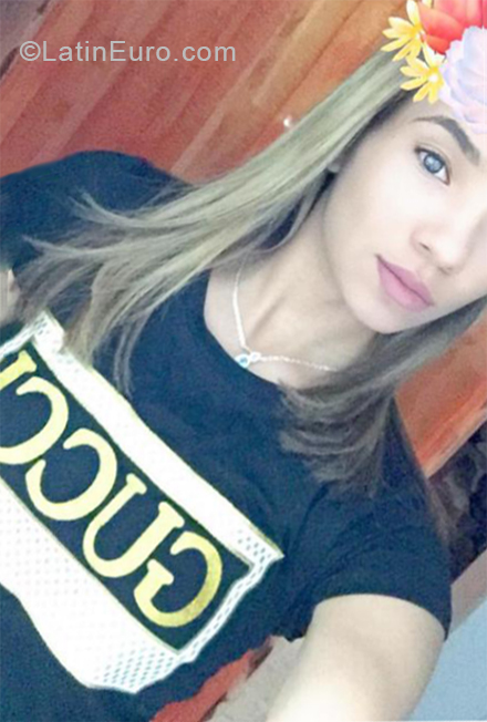 Date this georgeous Dominican Republic girl Jatna from Santo Domingo DO34121