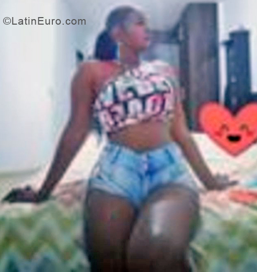 Date this funny Colombia girl Leidy from Quibdo CO25001