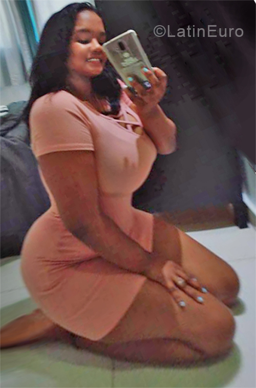 Date this cute Dominican Republic girl Ashley from Santo Domingo DO34142