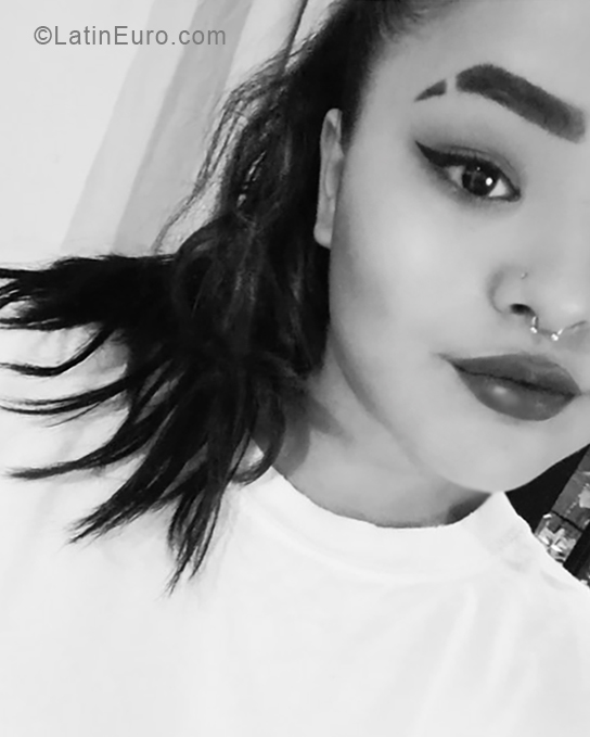 Date this stunning Colombia girl Liliana romero from Barranquilla CO25025