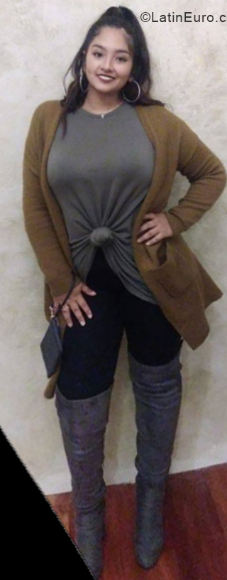 Date this foxy Venezuela girl Daniela from Los Teques VE2217