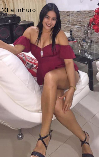 Date this passionate Colombia girl Berta from Barranquilla CO25101