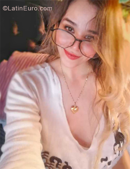 Date this nice looking Colombia girl Marisol from BUCARAMANGA CO25261