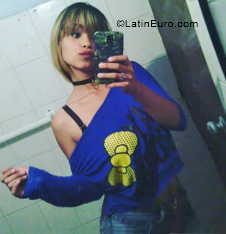 Date this charming Colombia girl Nicol from Medellin CO25124