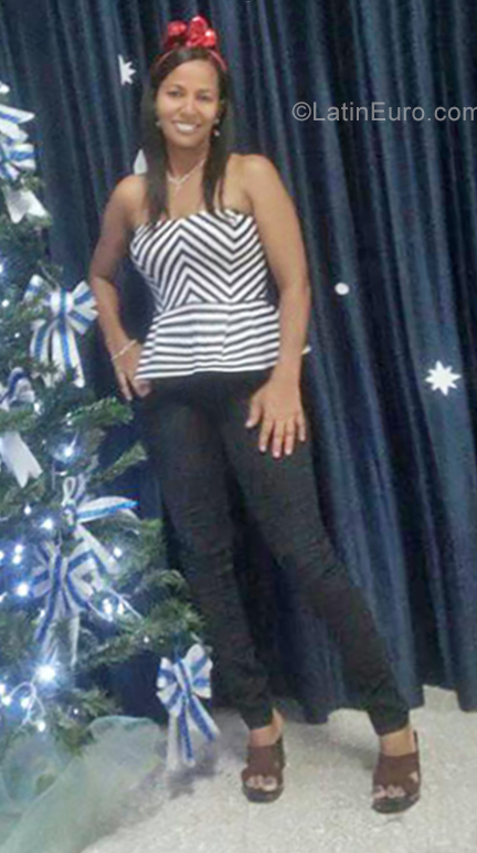 Date this exotic Dominican Republic girl Ofelia from Santiago DO34415