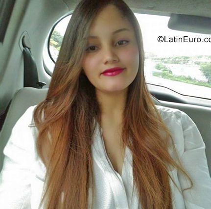 Date this foxy Dominican Republic girl Leonilis from Santo Domingo DO34507