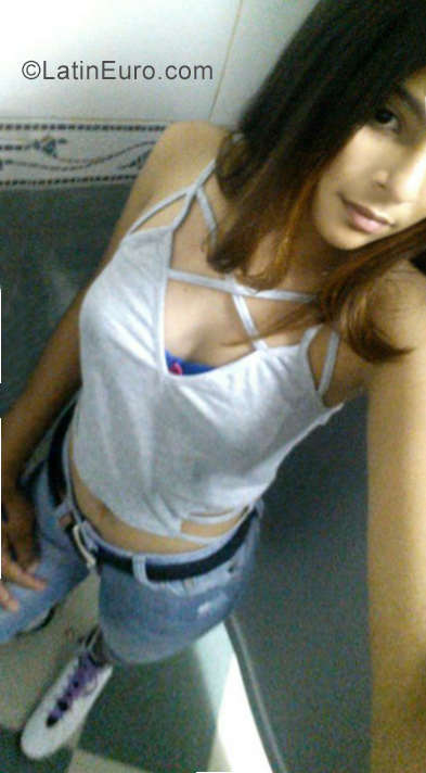 Date this hot Dominican Republic girl Deishia from Santiago De Los Caballeros DO34515