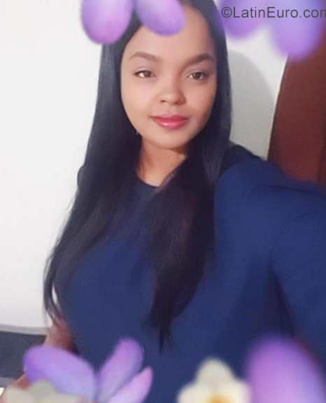 Date this hot Dominican Republic girl Ariela from Santo Domingo DO34529