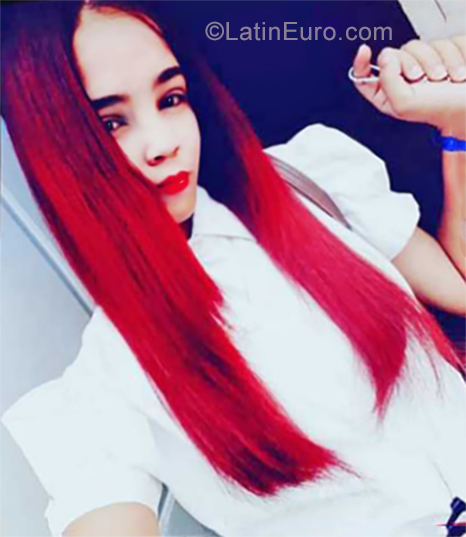 Date this cute Dominican Republic girl Yina from Santo Domingo DO34581