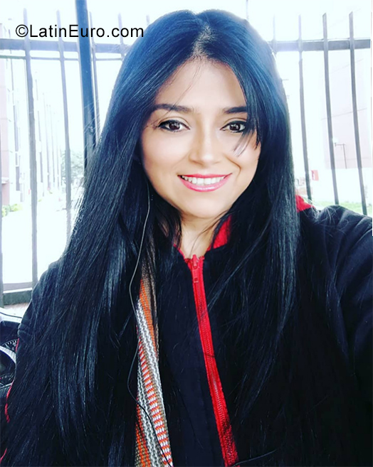 Date this georgeous Colombia girl Juana from Bogota CO25271