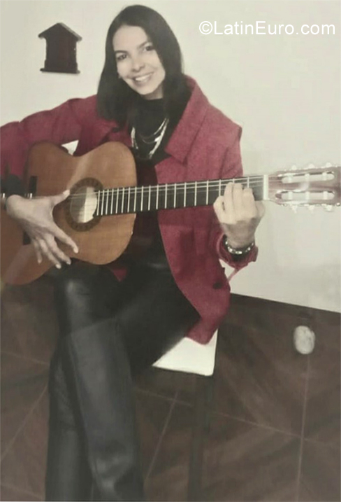 Date this hard body Colombia girl Cecilia from Bogota CO25274