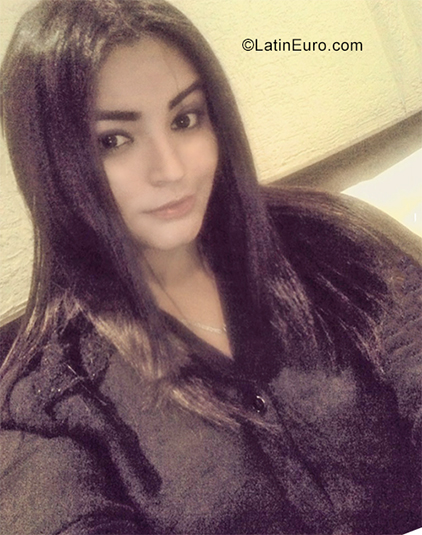 Date this foxy Venezuela girl Maria from El Tigre VE2349