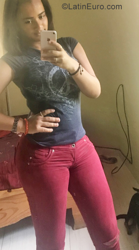 Date this passionate Dominican Republic girl Anyelie from Santo Domingo DO34681