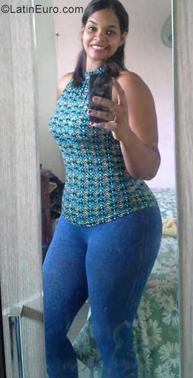 Date this foxy Dominican Republic girl Ivette from Santo Domingo DO34687