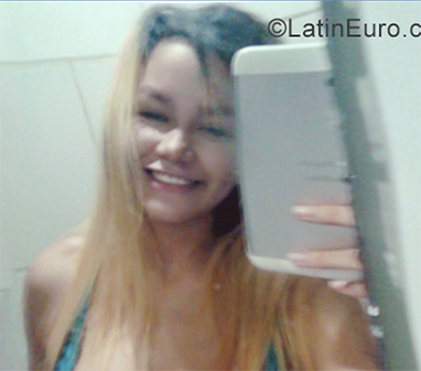 Date this foxy Venezuela girl Susei from Caracas VE2343