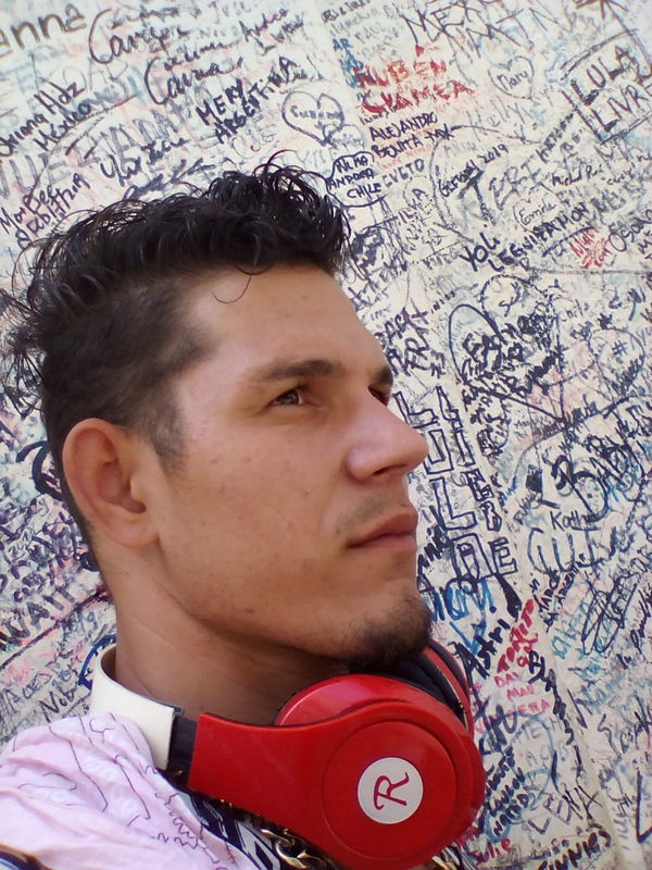 Date this hot Cuba man Leoxander from Habana CU518