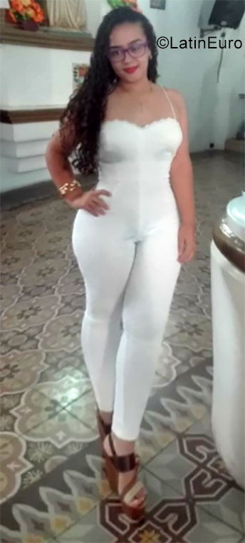 Date this charming Venezuela girl Stefany from Barquisimeto VE2378