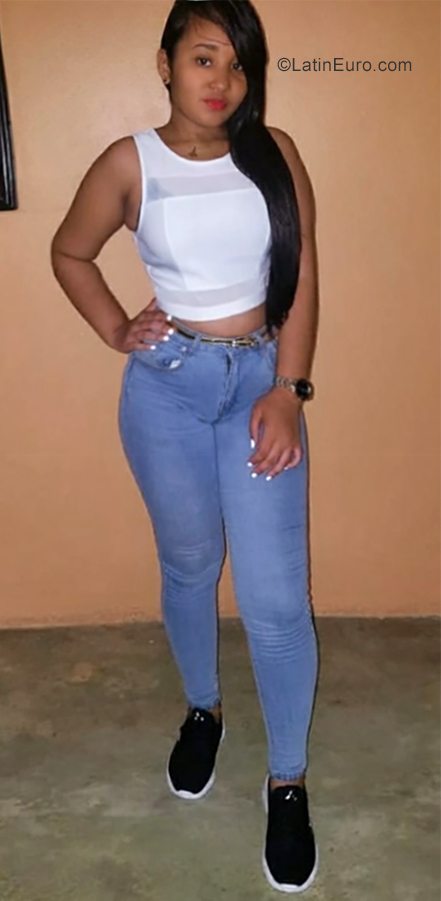 Date this charming Dominican Republic girl Antonia from Santo Domingo DO34815