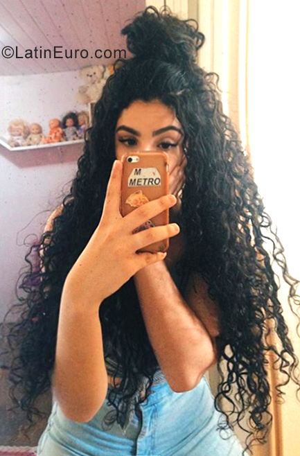 Date this exotic Colombia girl Bellacasas from cali CO25391