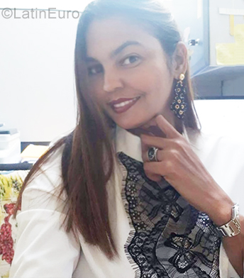 Date this nice looking Dominican Republic girl Yani from Santo Domingo DO34874